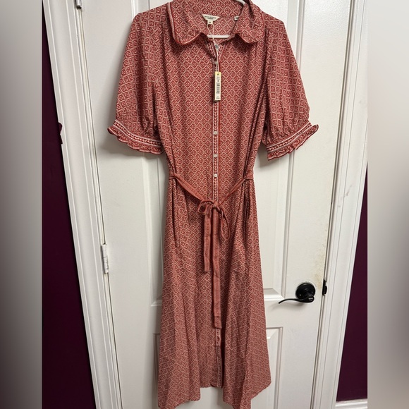 Long Red Patterned Dress with belt - Picture 2 of 4